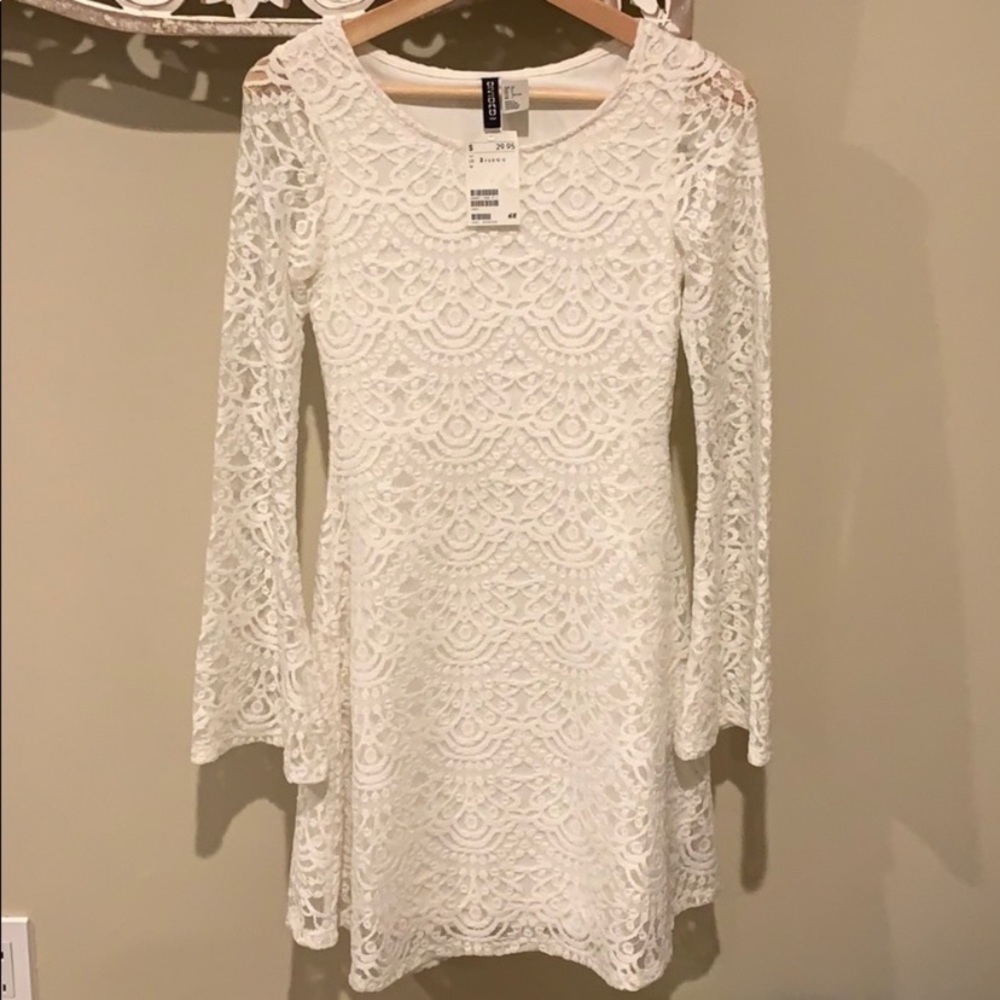 White lace long sleeve dress